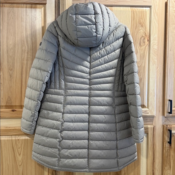Michael Kors Classy Taupe Women's Ultra Lightweight Puffer Jacket Coat Size L - Picture 4 of 12